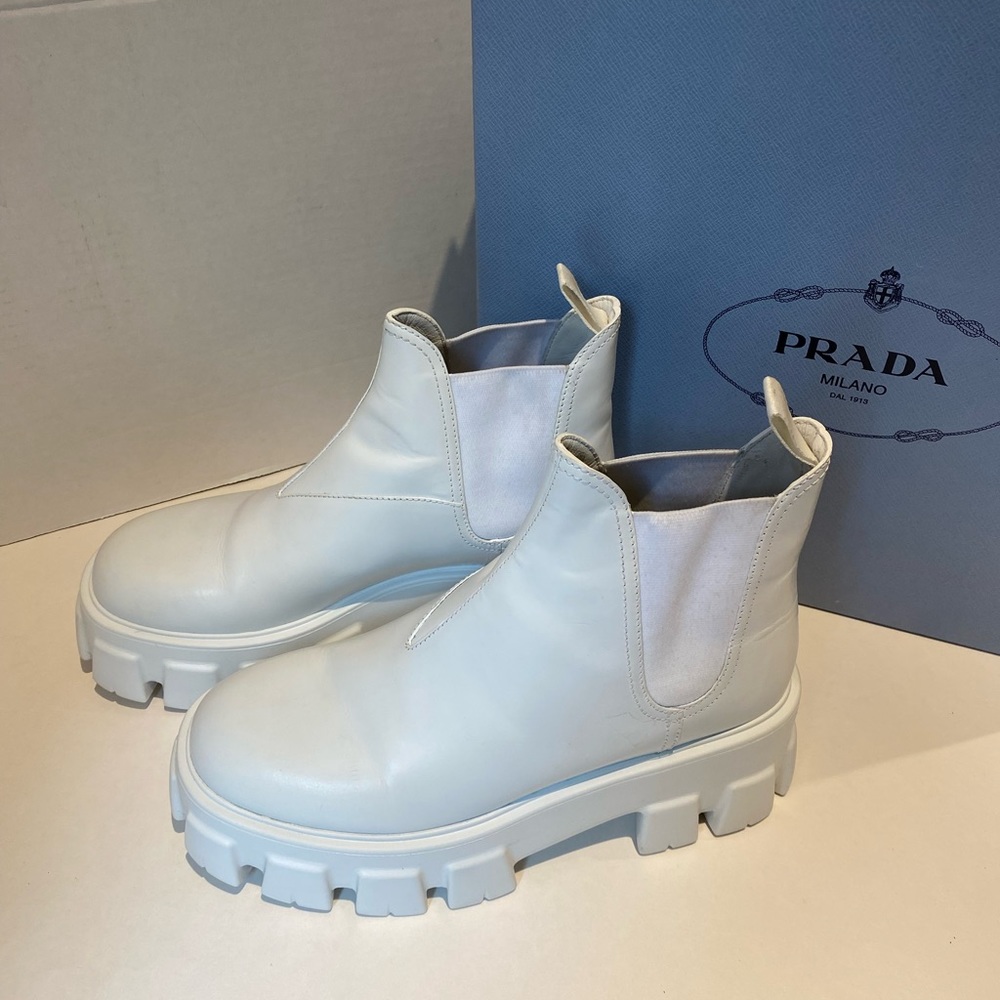 Prada Monolith 55 Leather Lug-Sole Chelsea Boots. Size 38.5 - Picture 7 of 16